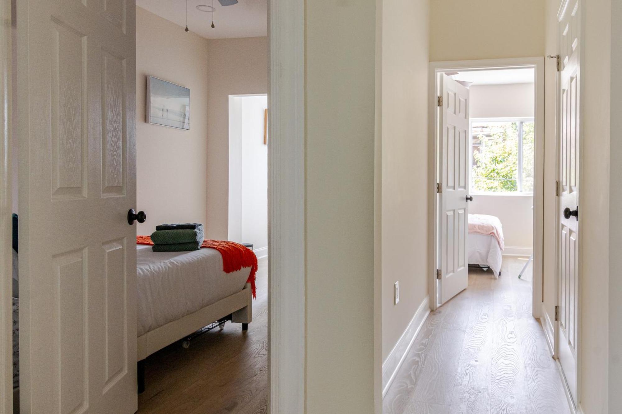 Ferienhaus Luxurious 5 Bedroom House!1 Mile From Capitol Hill! *