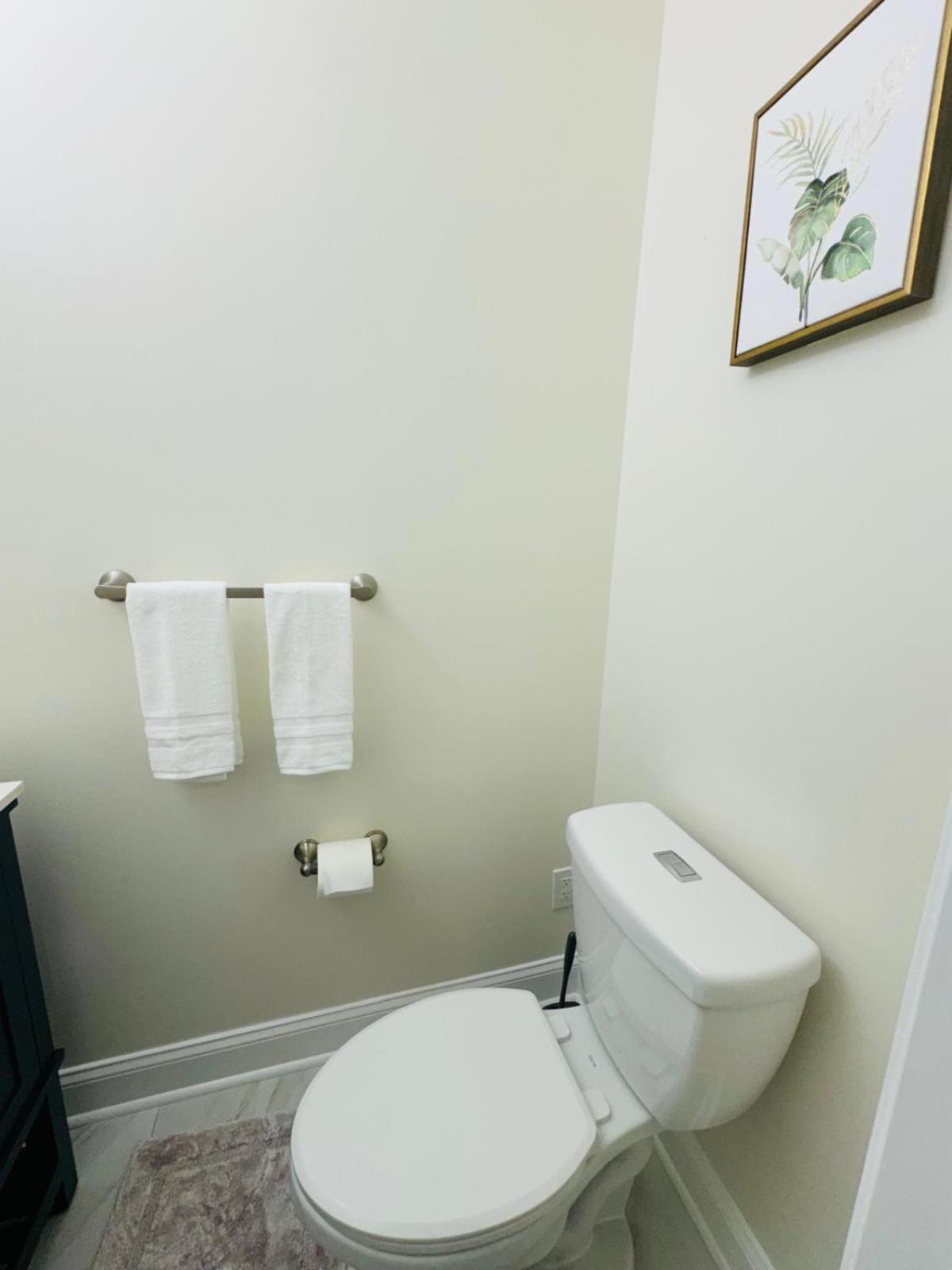 Luxurious 5 Bedroom House!1 Mile From Capitol Hill! Ferienhaus *