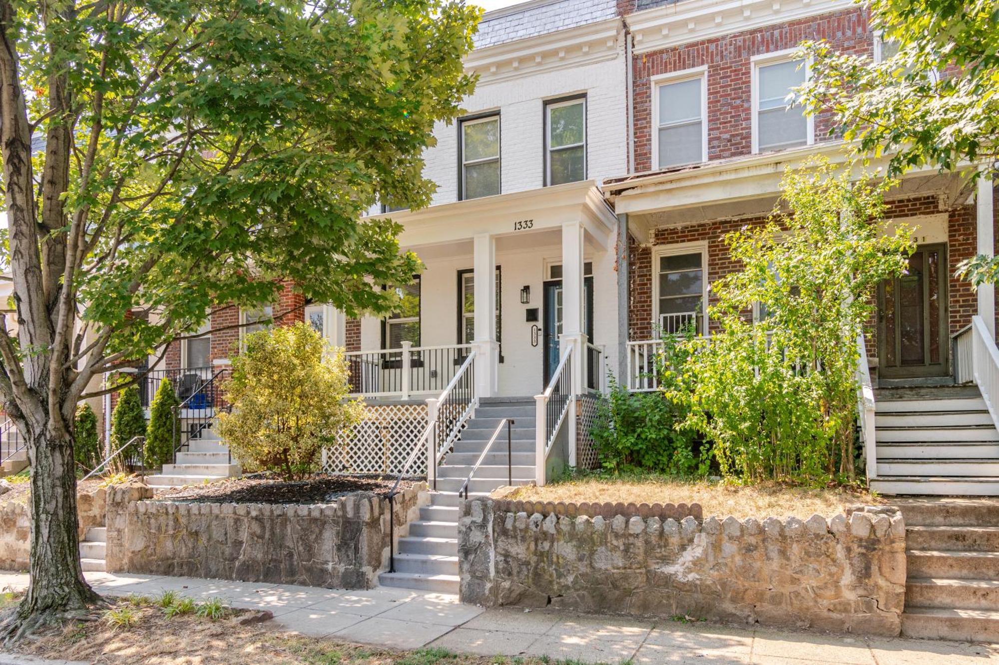 Ferienhaus Luxurious 5 Bedroom House!1 Mile From Capitol Hill! *