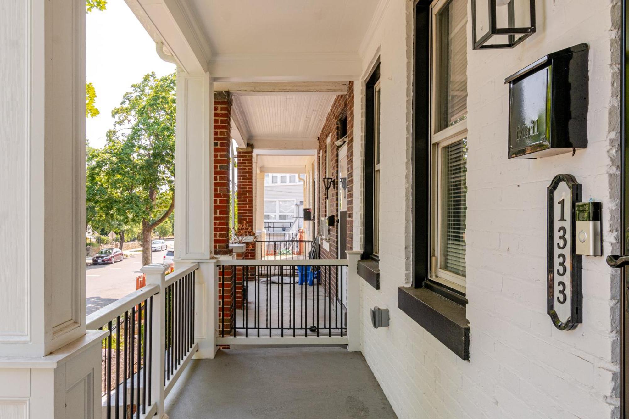 Luxurious 5 Bedroom House!1 Mile From Capitol Hill! Ferienhaus *