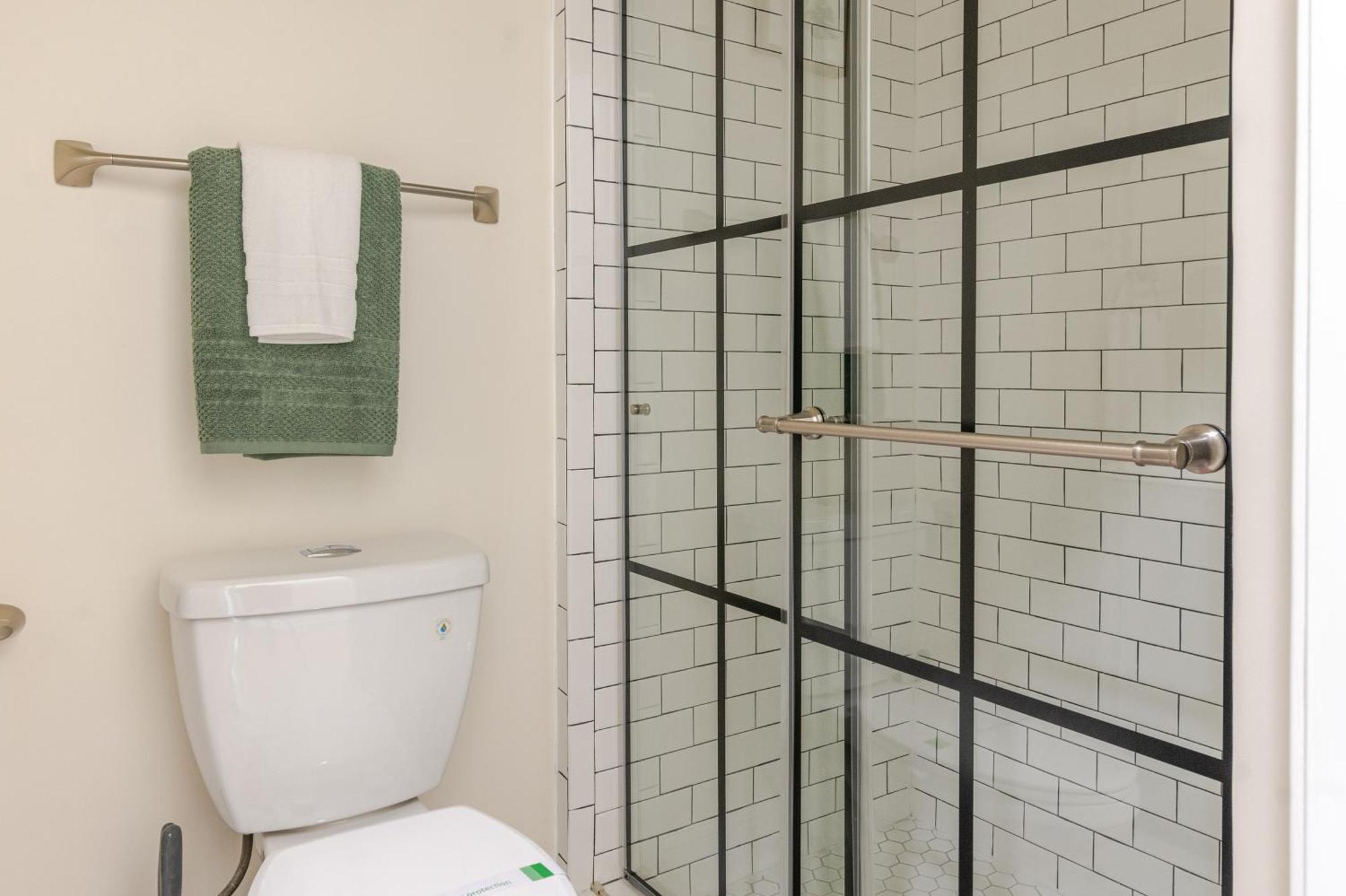 Ferienhaus Luxurious 5 Bedroom House!1 Mile From Capitol Hill! *
